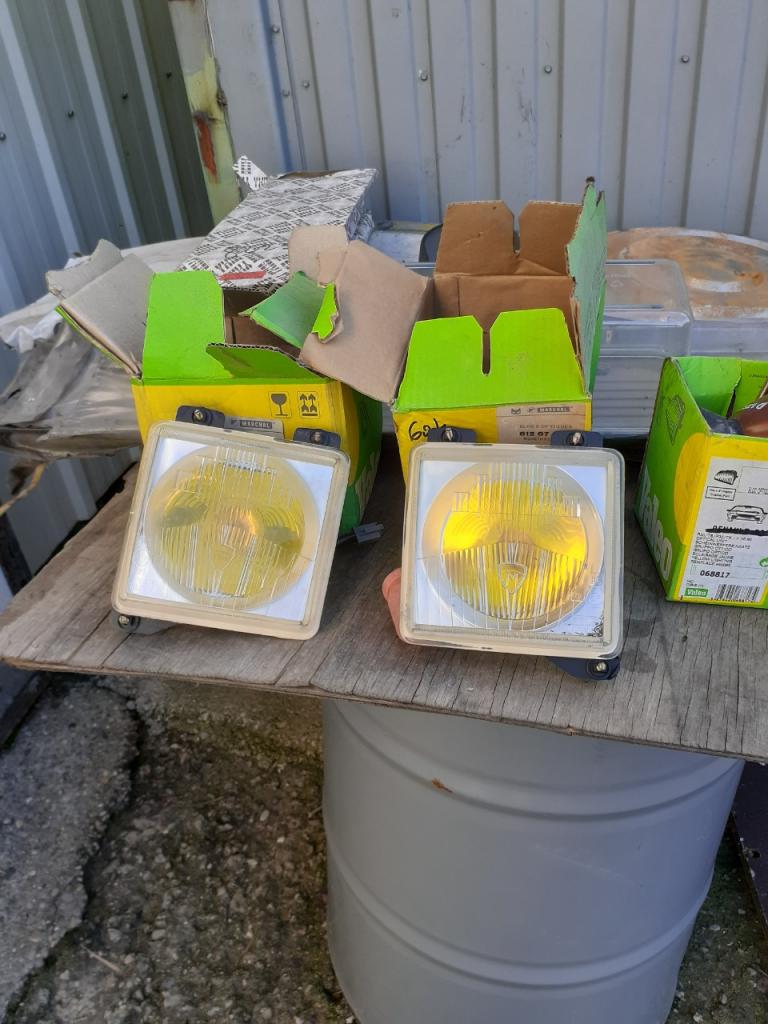 Phare PEUGEOT 604 LesAnciennes.com