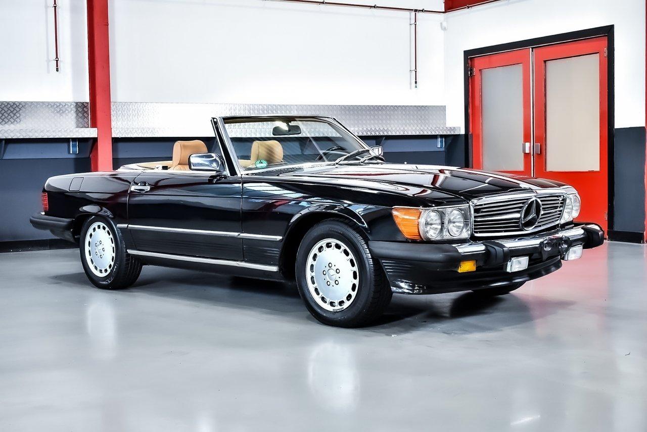 1986 Mercedes-Benz R107 560SL Convertible 5,6L V8 LesAnciennes.com