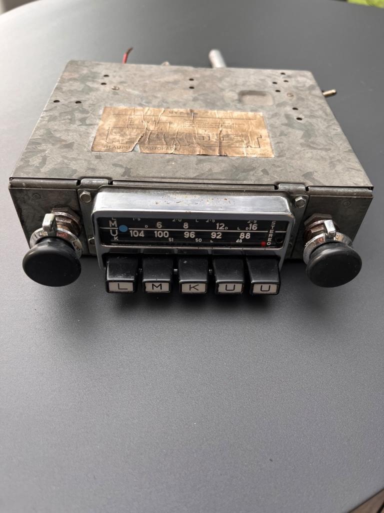 Autoradio Blaupunkt Porsche 911 Classic LesAnciennes.com