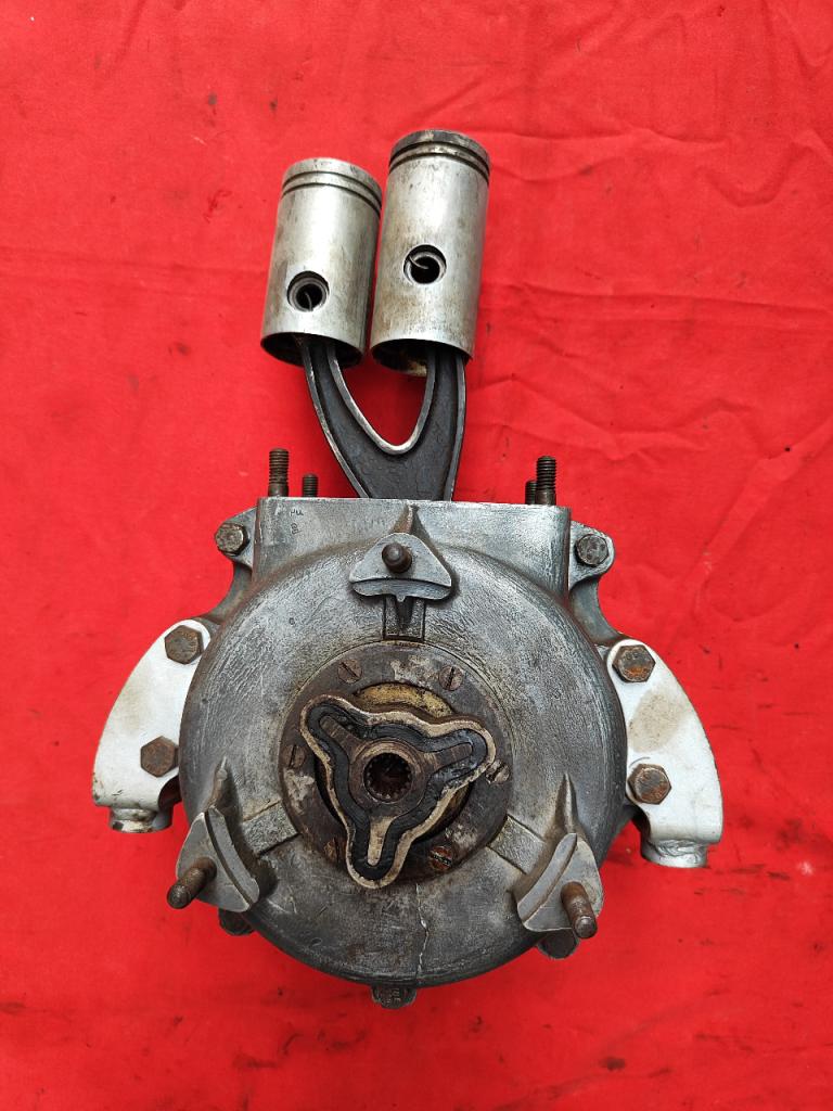 Bas moteur PUCH 250 S4 LesAnciennes.com