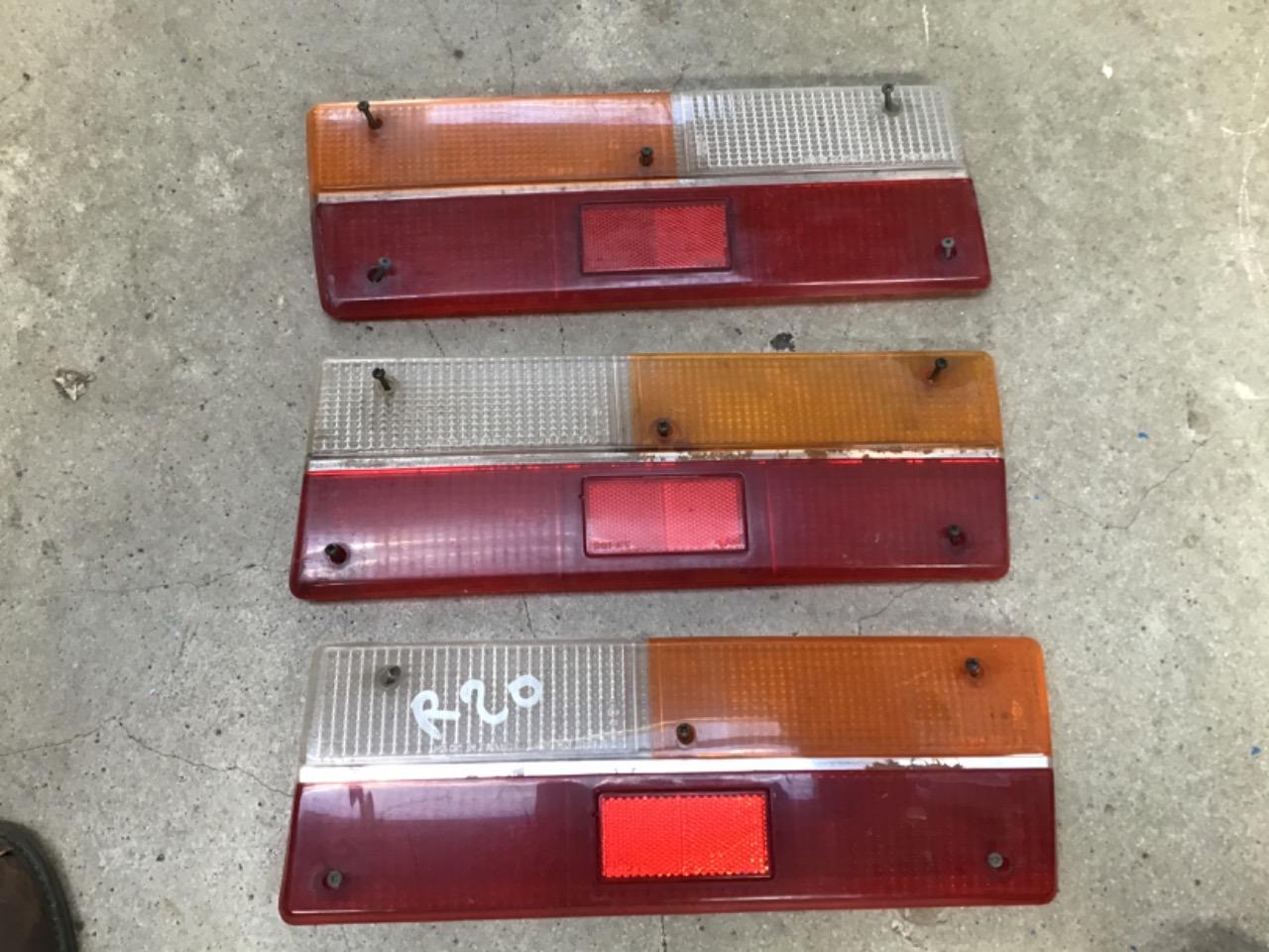 CABOCHONS ARRIÈRES RENAULT 20 (R20) R30 LesAnciennes.com