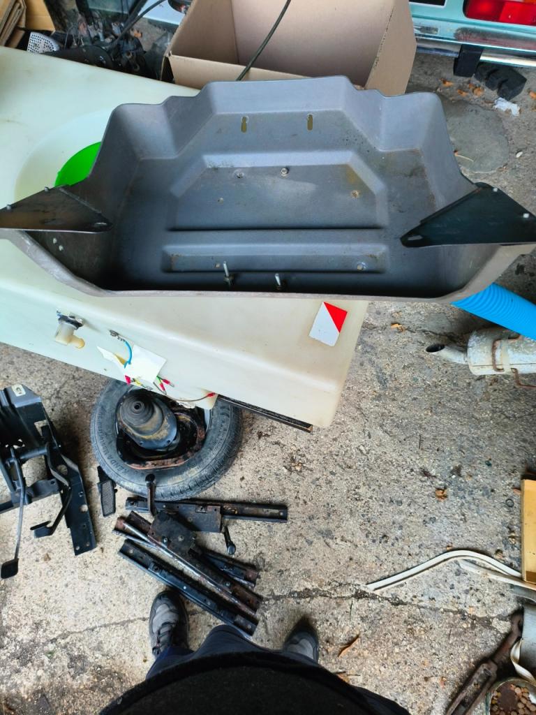 Cache tableau de bord FORD Transit MK2 LesAnciennes.com