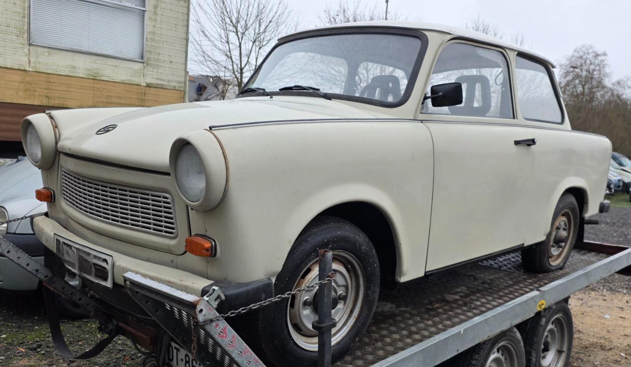 TRABANT 601 S - 1965 LesAnciennes.com