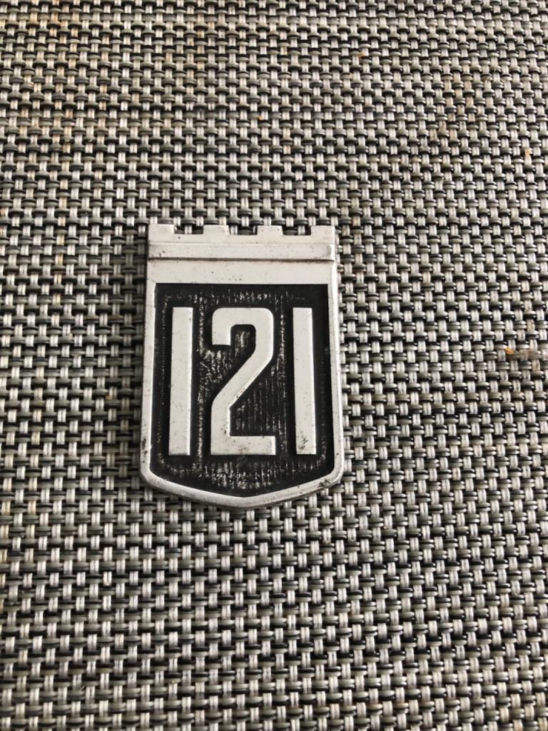 Emblème insigne logo VOLVO Amazon 121 LesAnciennes.com