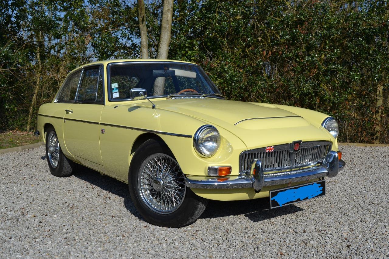 MG MGC GT - 1968 LesAnciennes.com