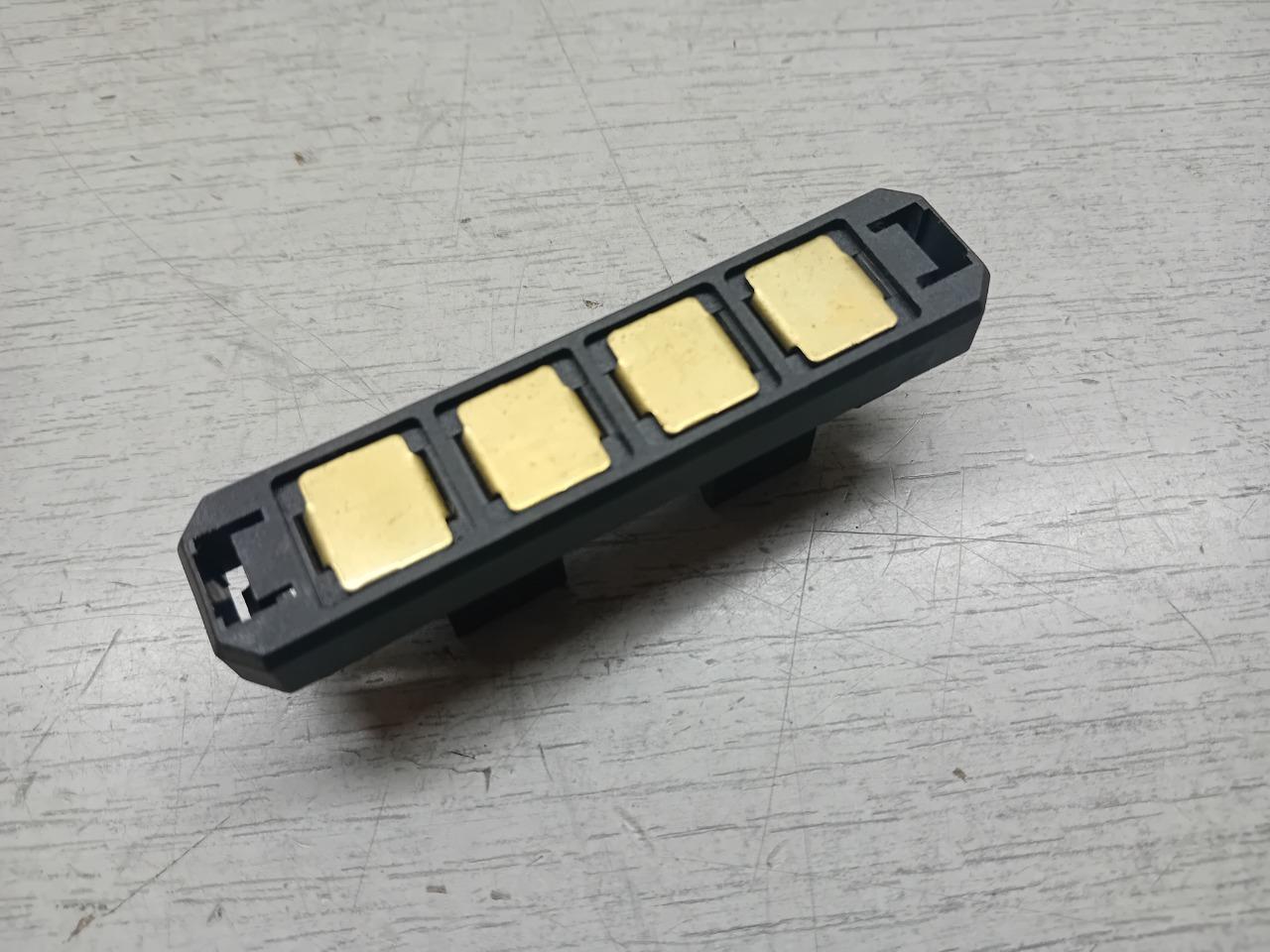 7618898 – CONNECTEUR ESSUIE GLACE ARRIERE FIAT UNO LesAnciennes.com