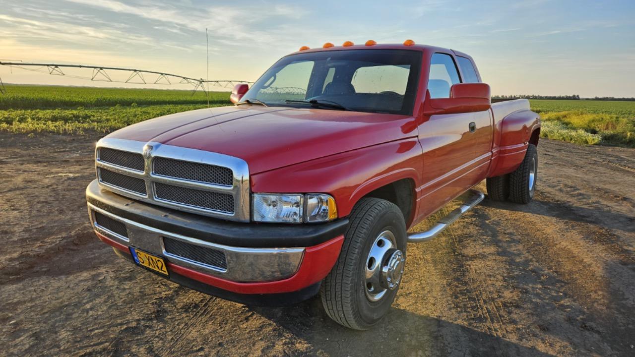 DODGE RAM 3500 2wd - 2002 LesAnciennes.com