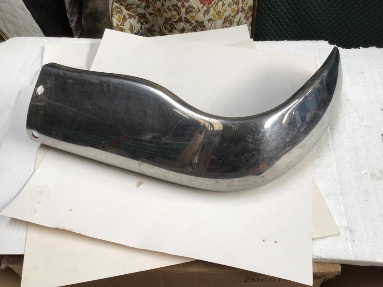 PARE CHOC ARRIÈRE DROIT PEUGEOT 403 LesAnciennes.com