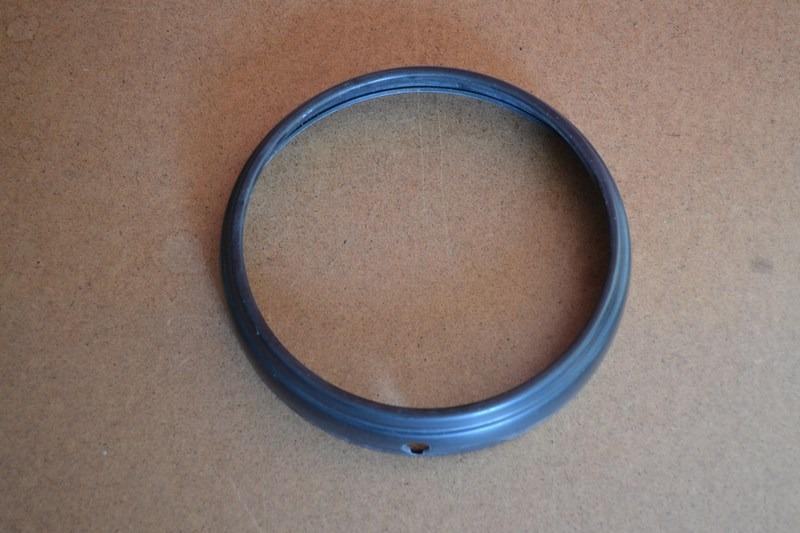 Cercle de phare, noir, MATRA Rancho, neuf LesAnciennes.com