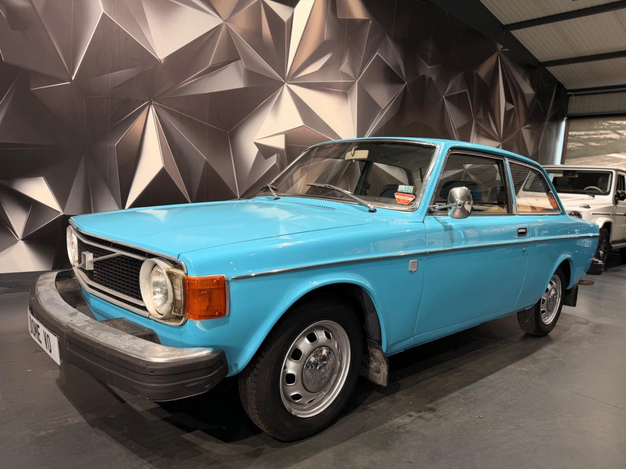 VOLVO 142 LUXE COUPE - 1974 LesAnciennes.com