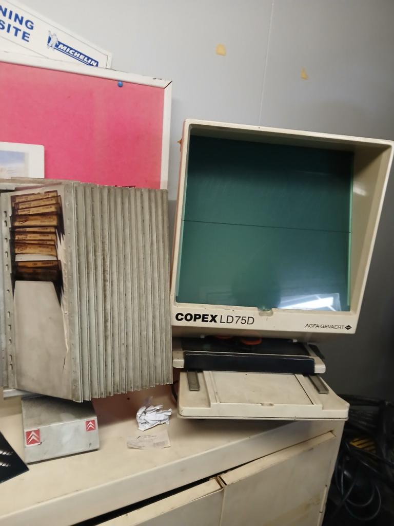 Visionneuse avec microfiches Citroën LesAnciennes.com