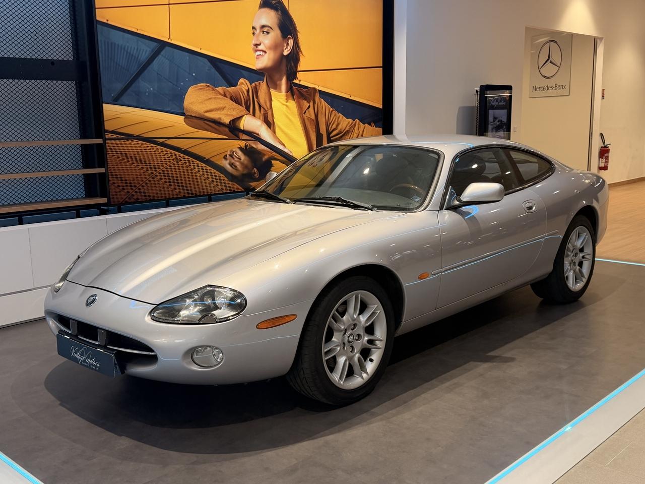 2001 Jaguar XK8 Coupé X100 LesAnciennes.com