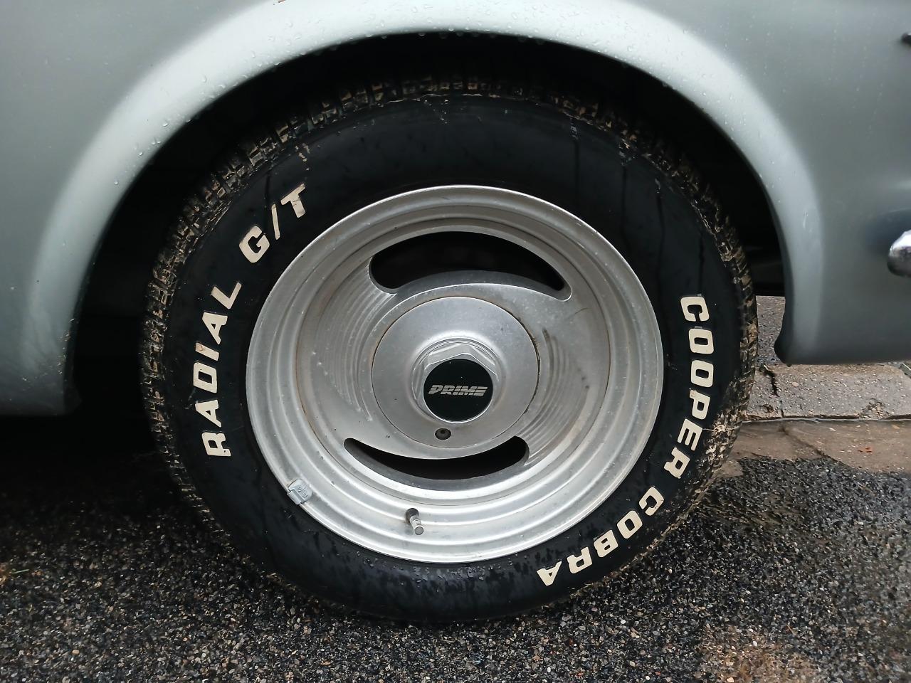 Jantes custom 15 pouces FORD Mustang 1966 LesAnciennes.com