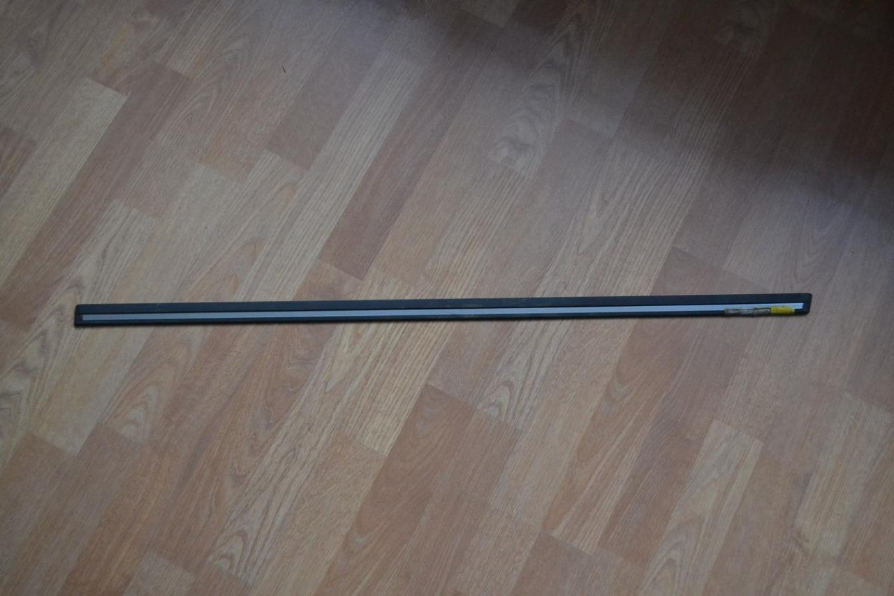 Baguette porte AR G PEUGEOT 504 ap 1980 LesAnciennes.com