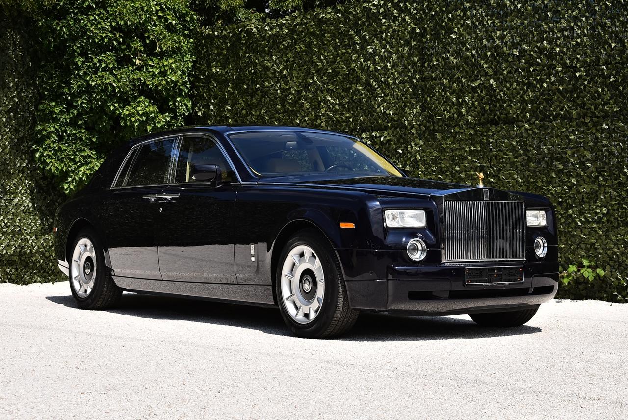 2004 Rolls Royce Phantom Sedan 6,75L V12 LesAnciennes.com