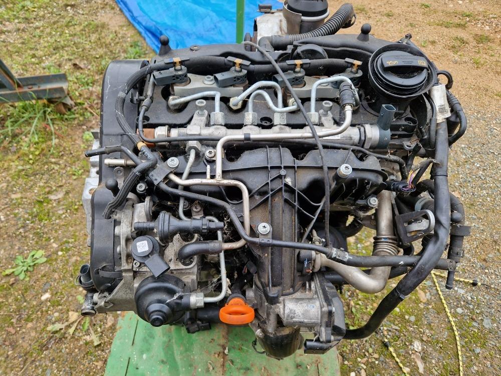 Moteur VOLKSWAGEN Golf 2.0 TDI 16CV Turbo LesAnciennes.com