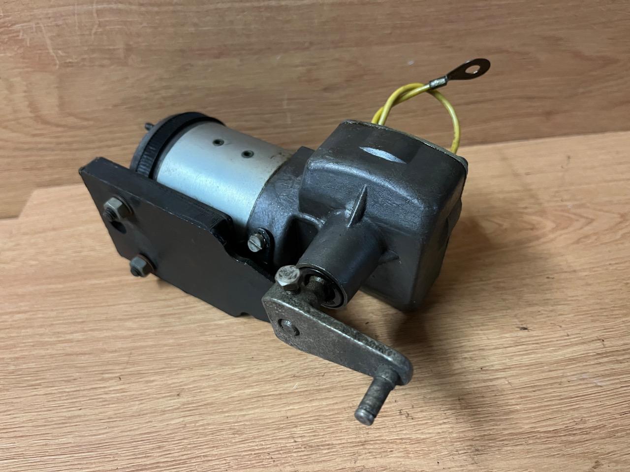 Moteur d’ essuie-glace pour SKODA 1000 MB LesAnciennes.com