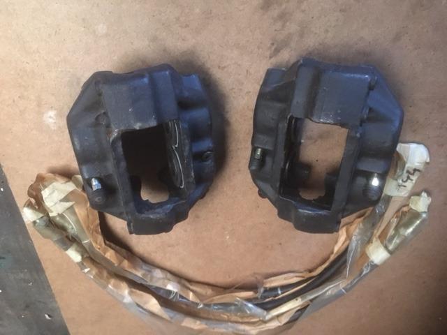 2 etriers AVT +4 flexibles NF VOLVO 140 LesAnciennes.com