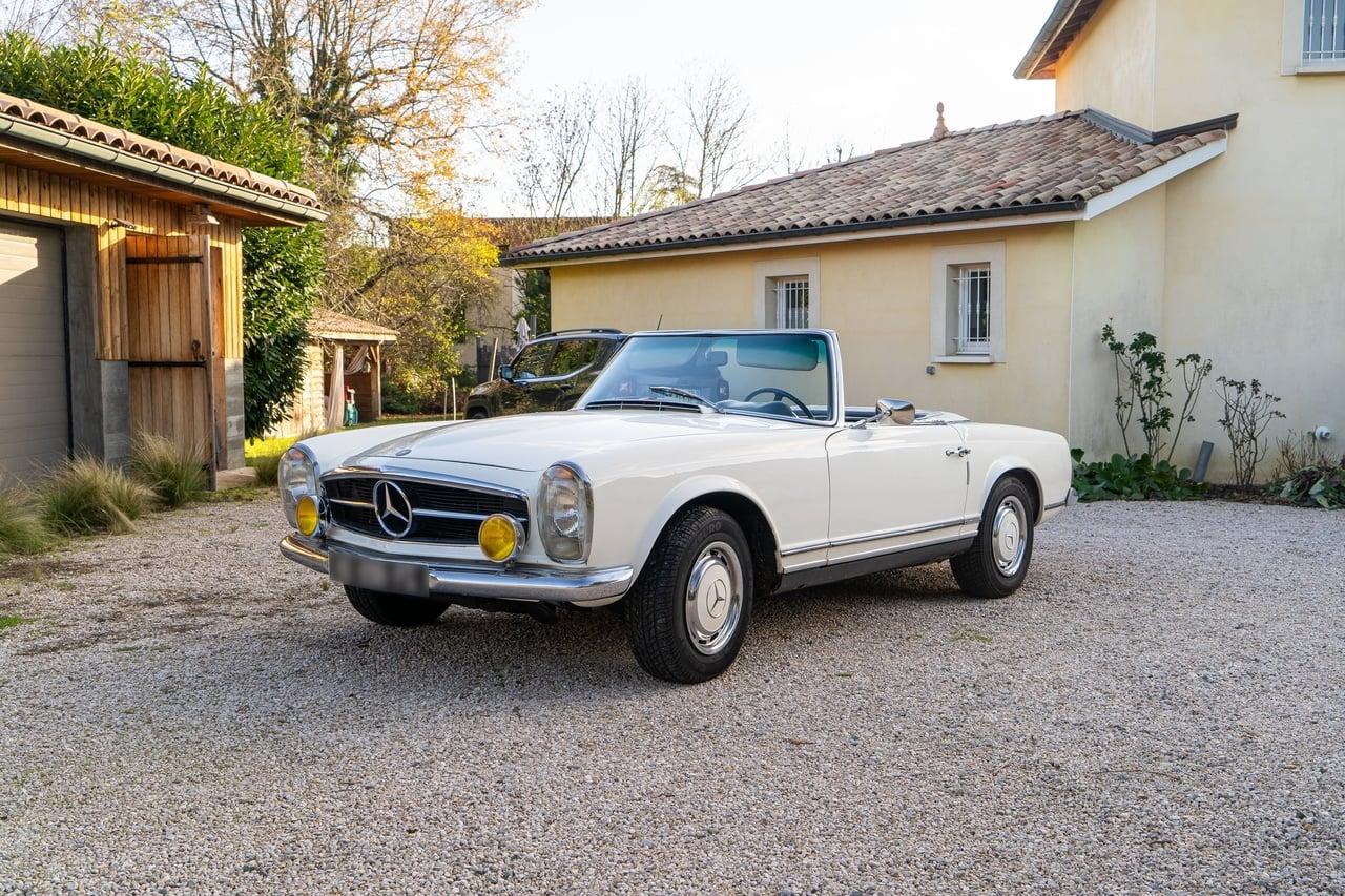 1970 Mercedes-Benz 280 SL Pagoda W113 LesAnciennes.com