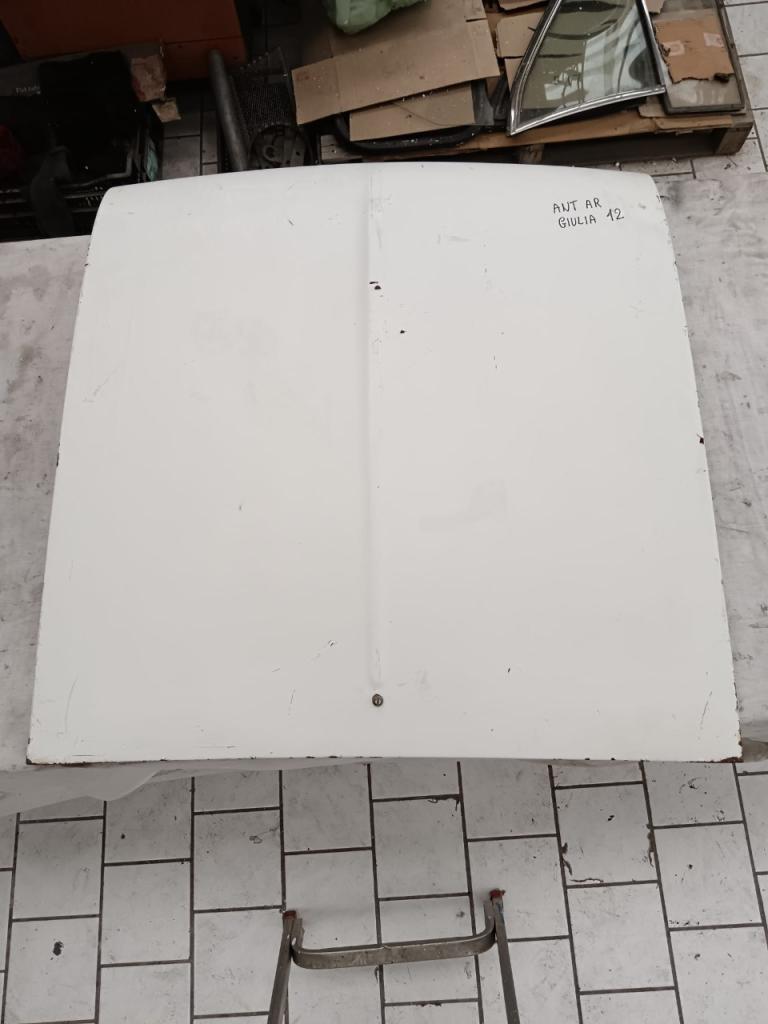 Capot avant d'Alfa Romeo Giulia LesAnciennes.com