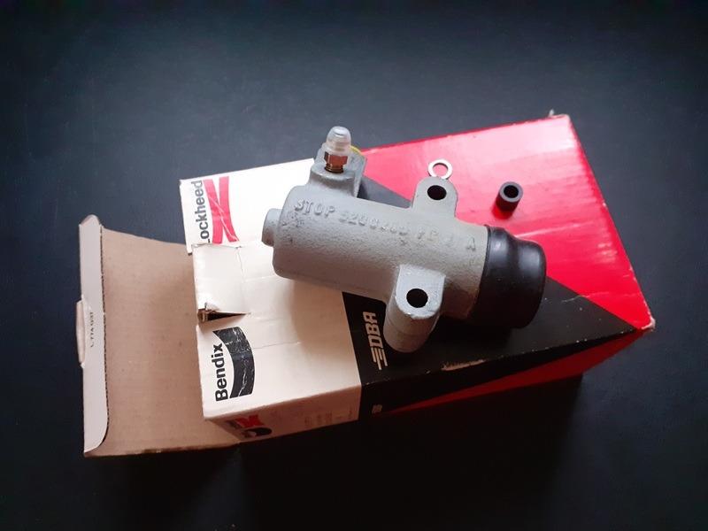 Récepteur d'embrayage PEUGEOT 404 PICK-UP LesAnciennes.com