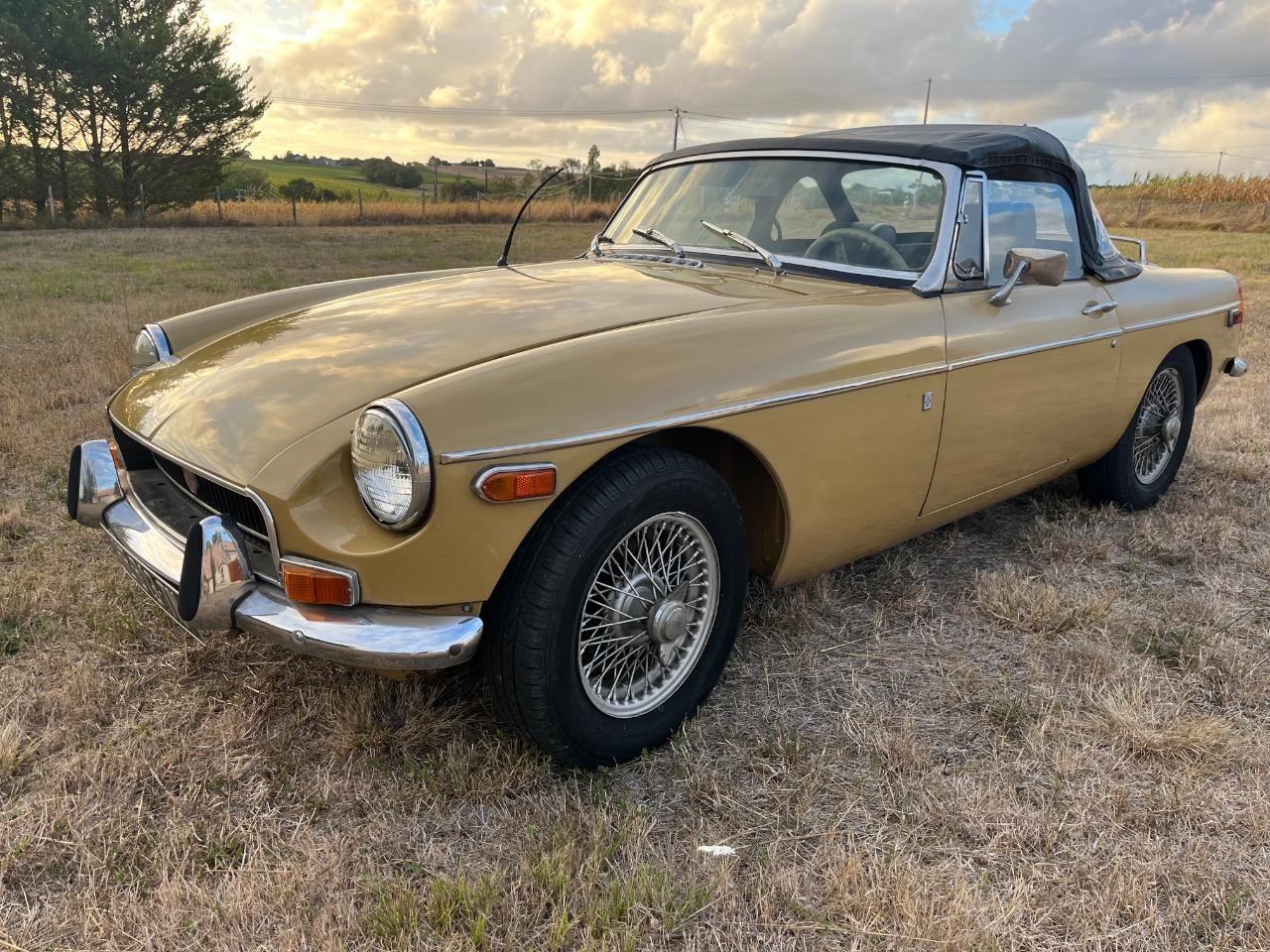 MG MGB - 1972 LesAnciennes.com