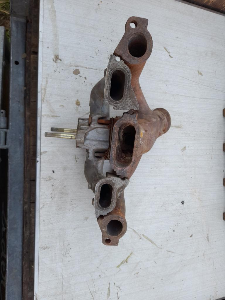 Collecteur RENAULT 8 (R8) LesAnciennes.com