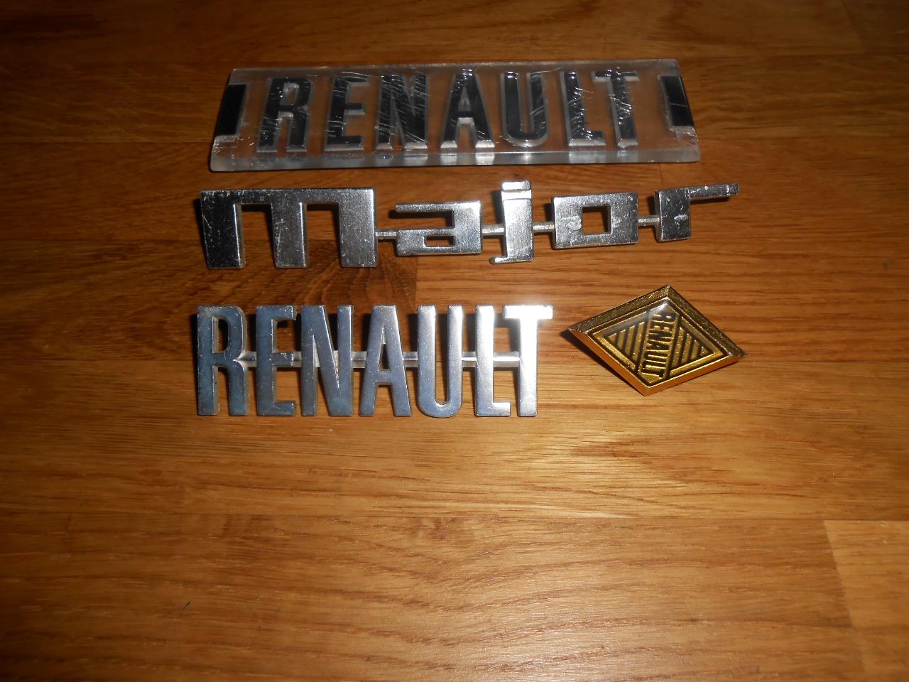 Insignes RENAULT 8 (R8) LesAnciennes.com