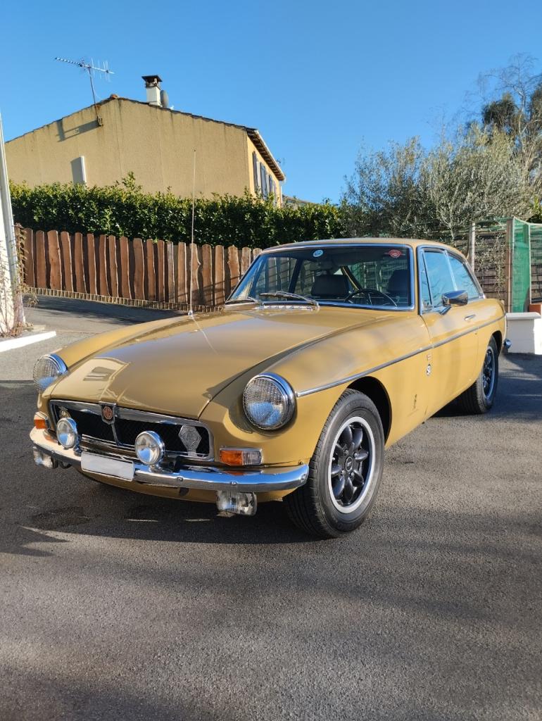 MG MGB MGB GT - 1974 LesAnciennes.com