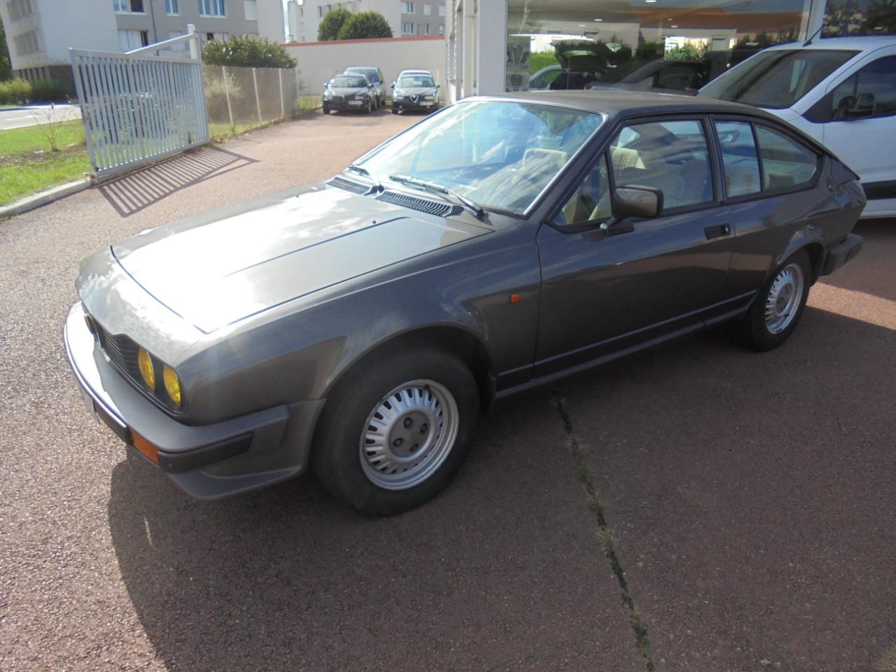 ALFA ROMEO GTV 2000 COUPE - 1983 LesAnciennes.com