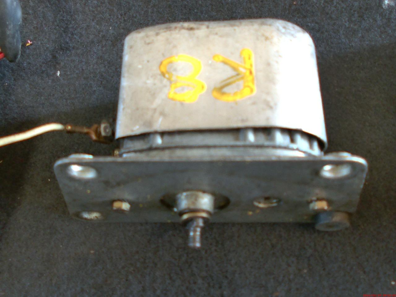 Moteur essuie glace RENAULT 8 (R8) LesAnciennes.com