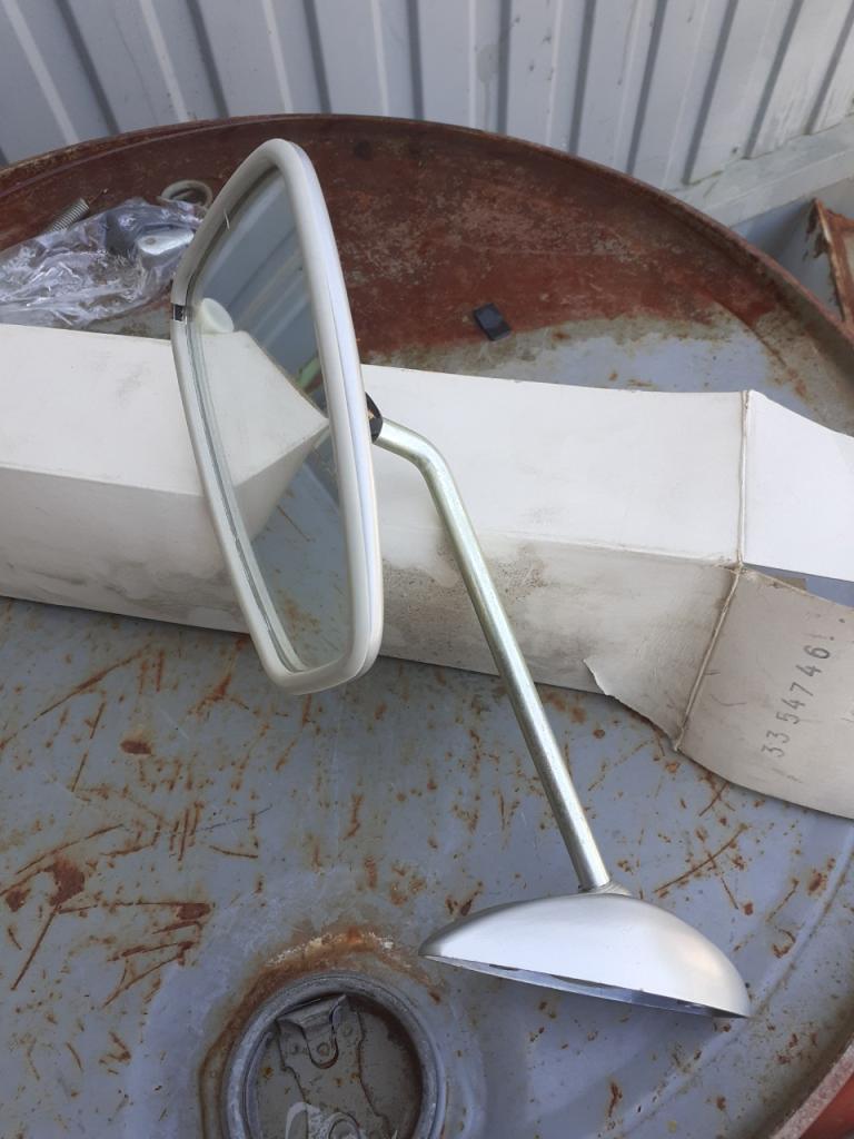 Rétroviseur PEUGEOT 204 LesAnciennes.com