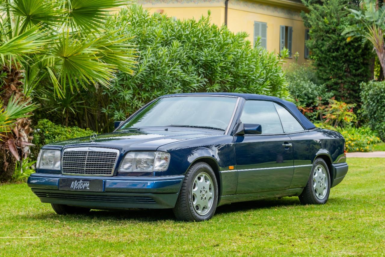 MERCEDES 200 E W124 Cabriolet - 1993 LesAnciennes.com
