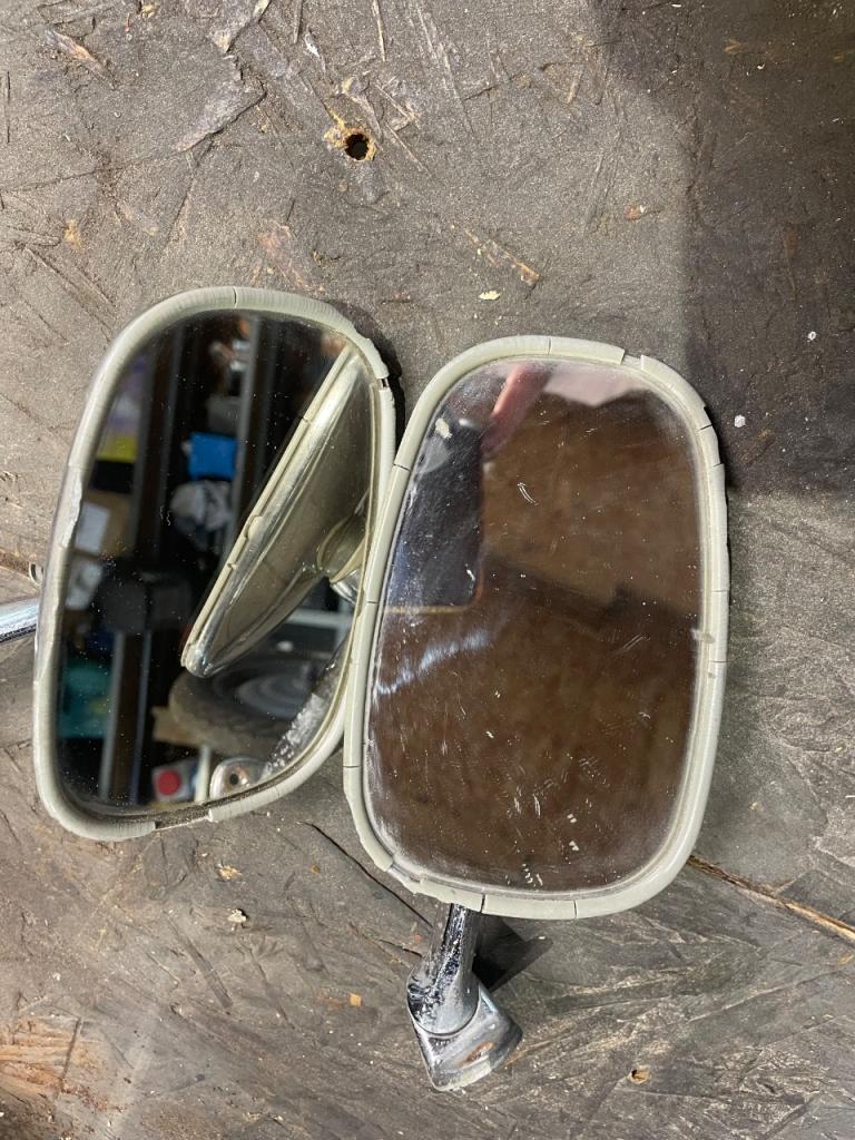 2 rétroviseurs Peugeot 304 LesAnciennes.com