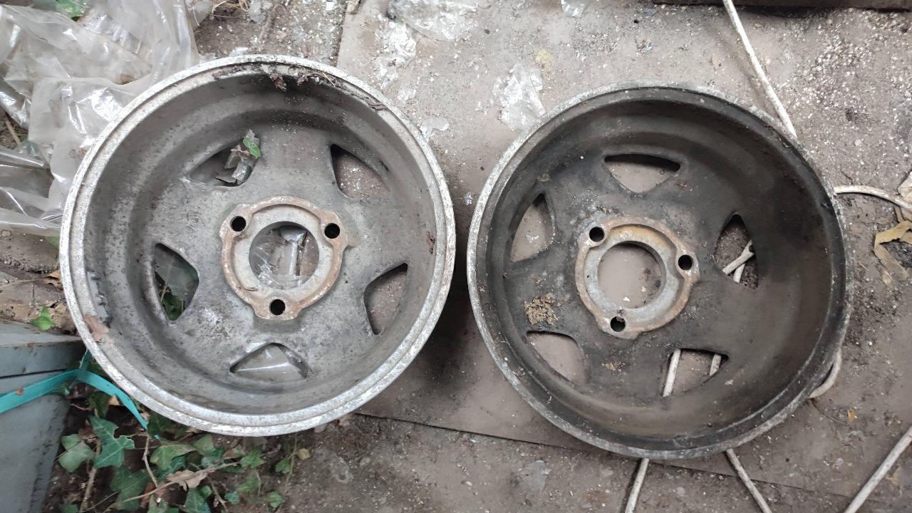 Lot de 5 jantes Peugeot 104 ZS Citroën Visa Chrono LesAnciennes.com