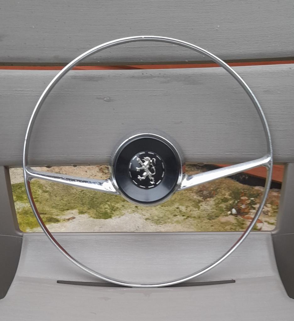 Cercle de volant Peugeot 404 LesAnciennes.com