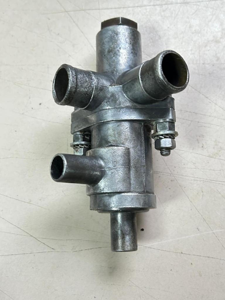 Valve de régulation de minimum du moteur SM LesAnciennes.com