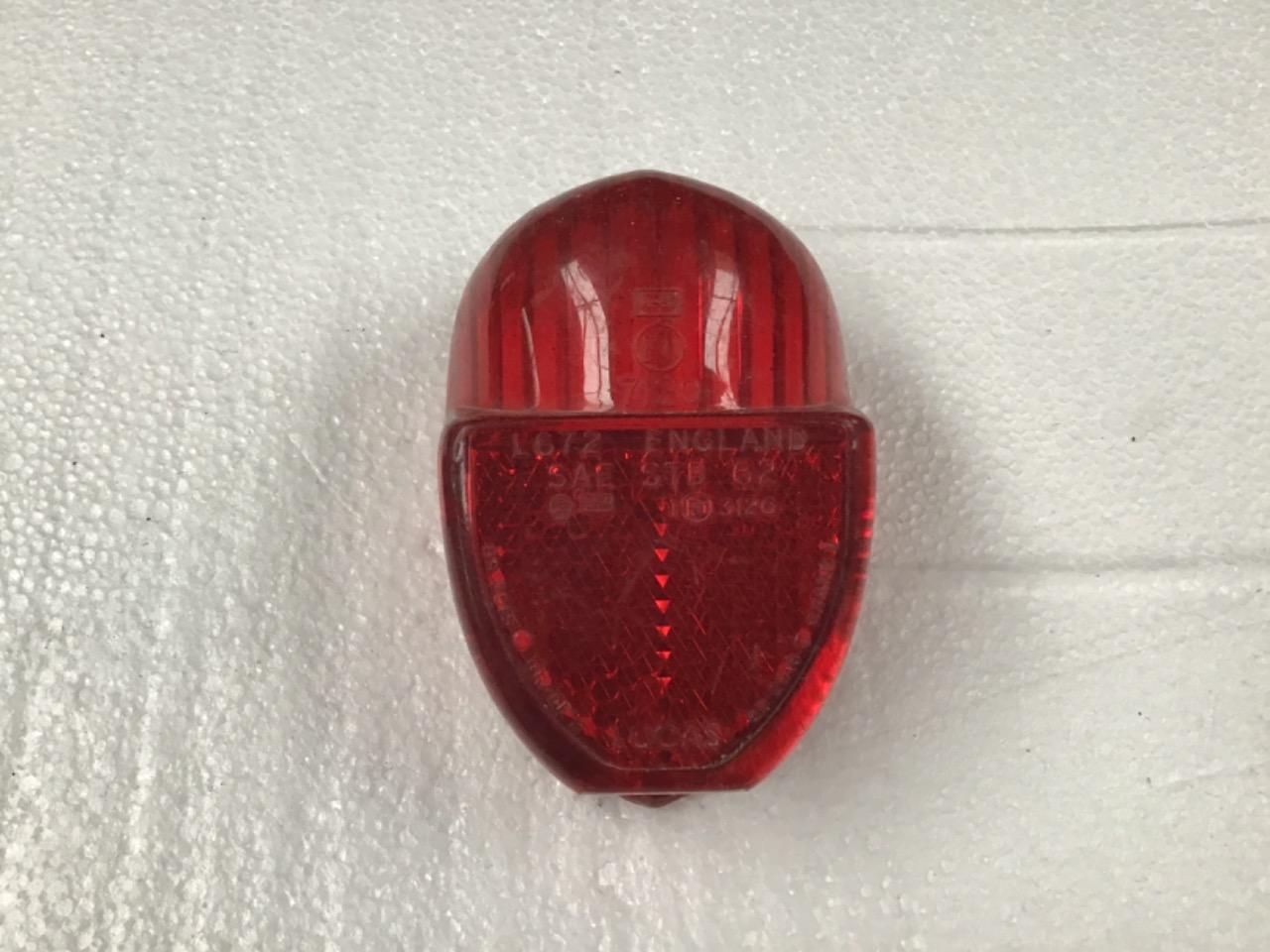 FEU ARRIÈRE TRIUMPH SPITFIRE GT6. MORGAN LesAnciennes.com