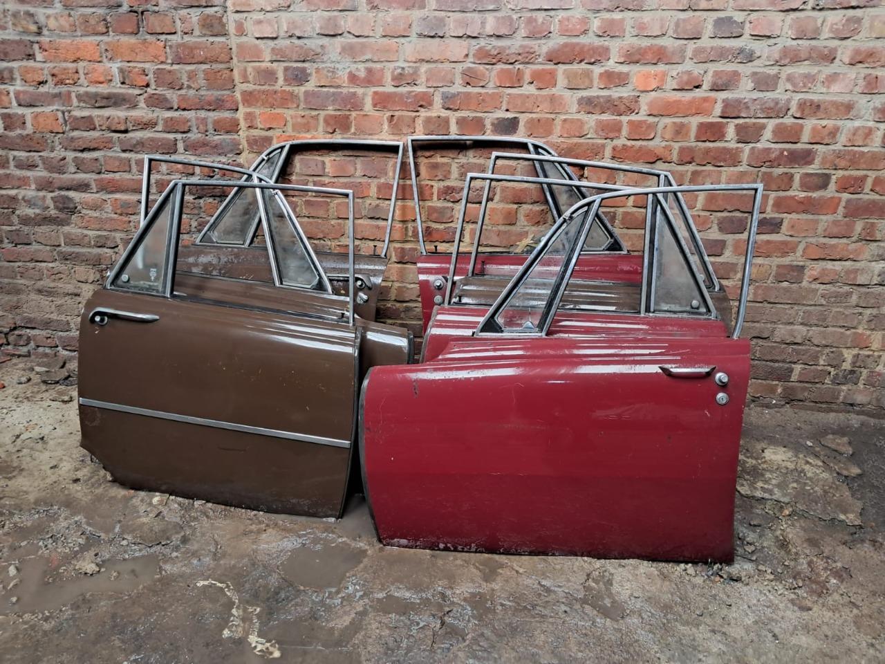 Portes ROVER P6 LesAnciennes.com