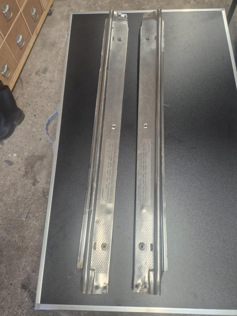 Seuils de porte RENAULT Caravelle LesAnciennes.com