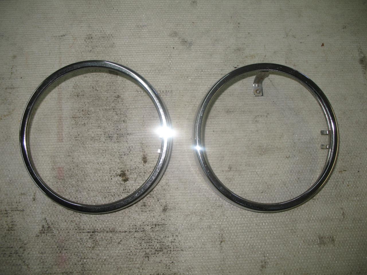 Entourages de phares LesAnciennes.com