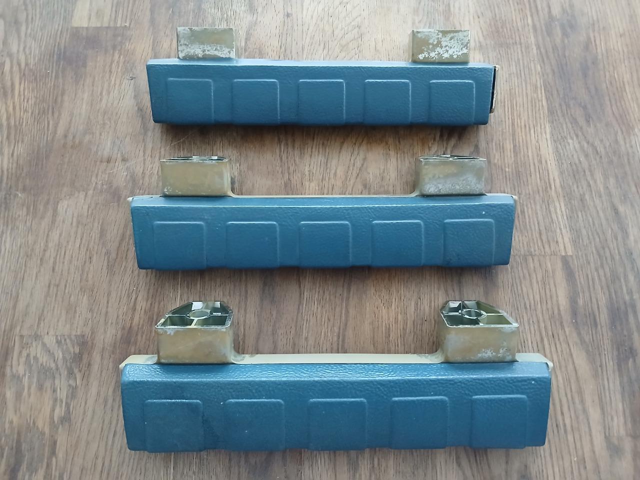 Accoudoirs bleus SIMCA 1100 1301 1501 LesAnciennes.com