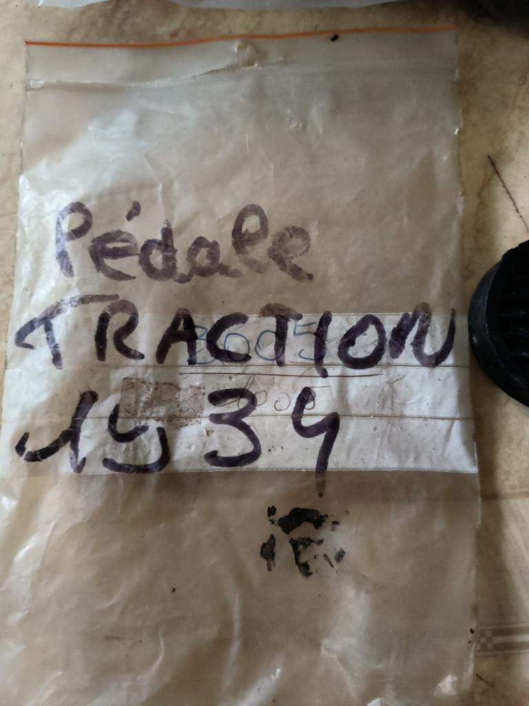 Patins de pédales CITROEN Traction LesAnciennes.com