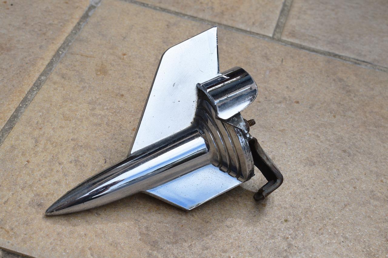 Mascotte capot chevrolet bel air 1957 usa oldtimer LesAnciennes.com