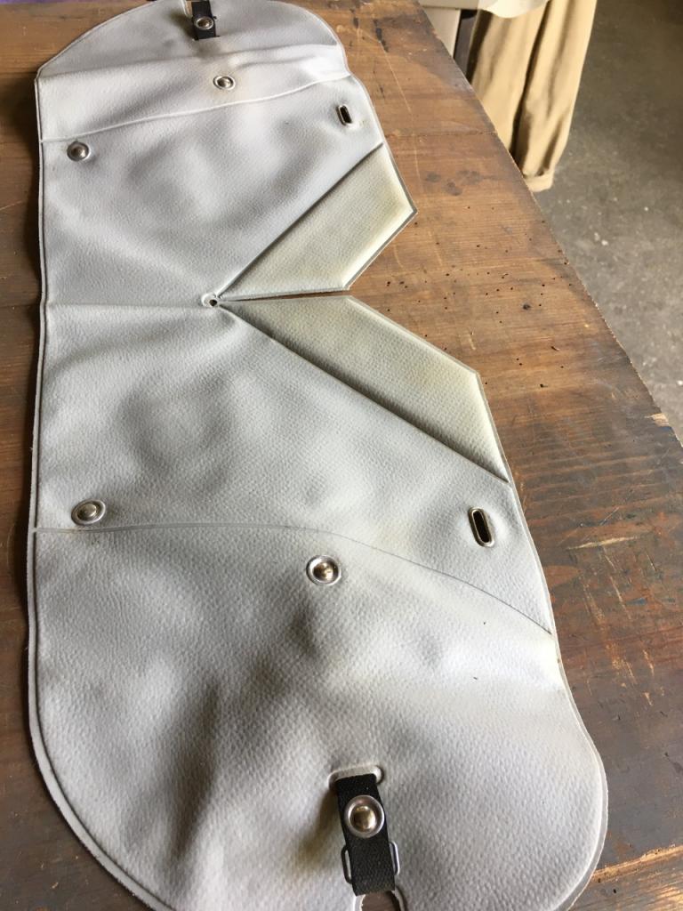 Cache calandre CITROEN Ami 6 LesAnciennes.com