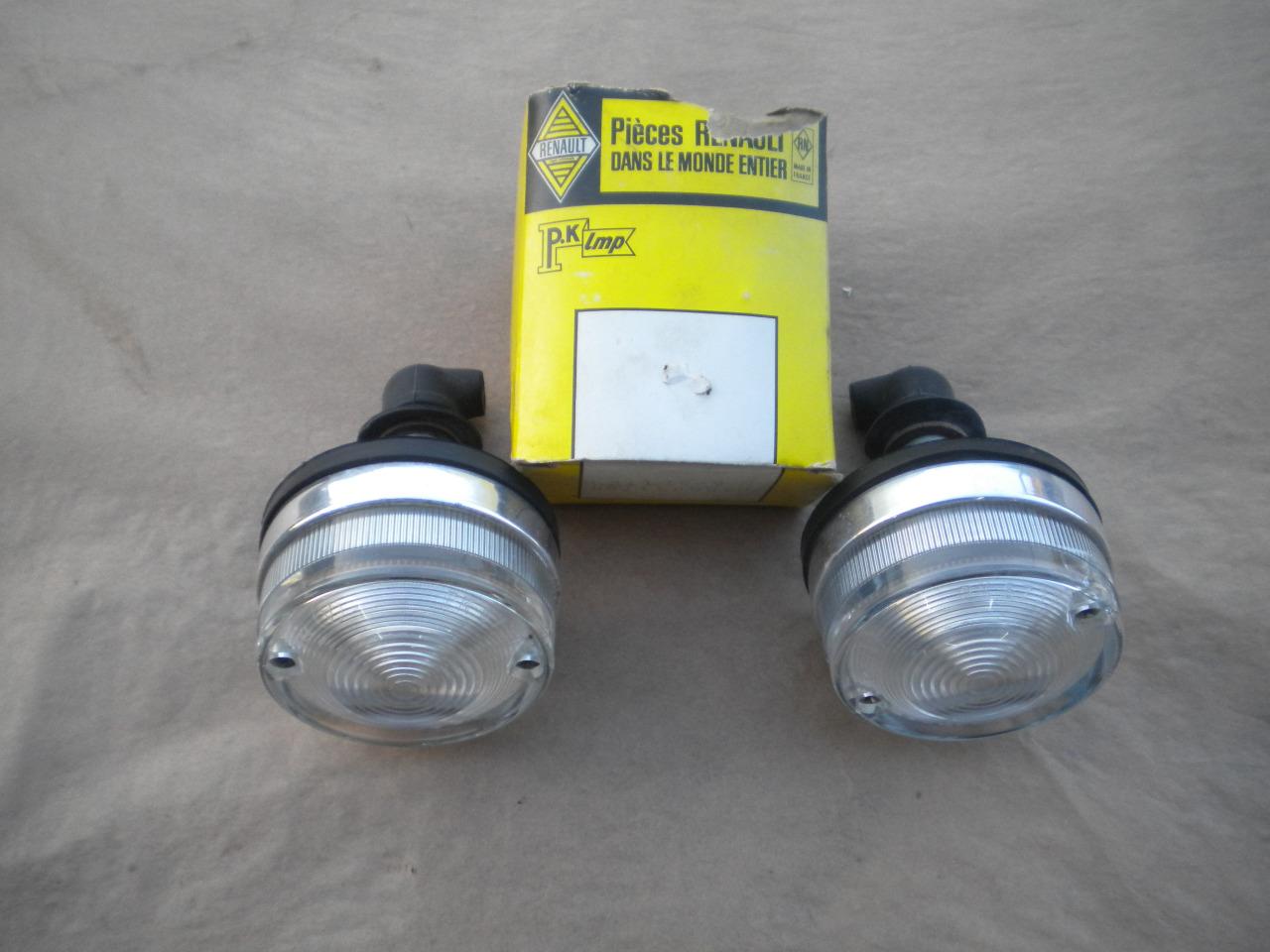 Clignotants avants neufs complets r8 gordini r8s LesAnciennes.com