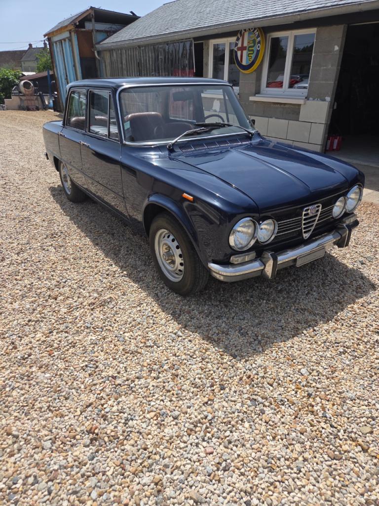 ALFA ROMEO 1300 Giulia 1300 super - 1973 LesAnciennes.com