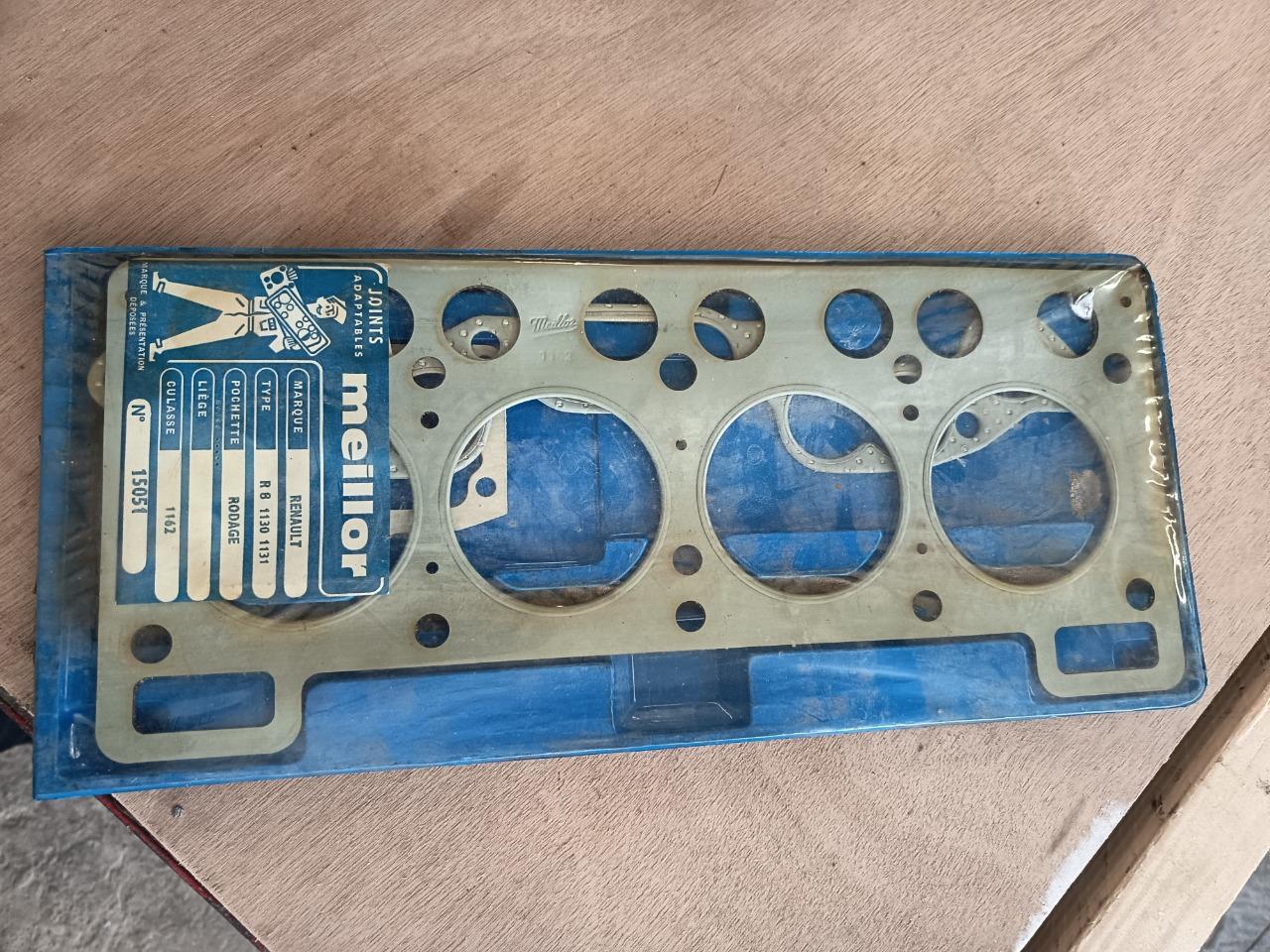 Pochette de joints r8 LesAnciennes.com