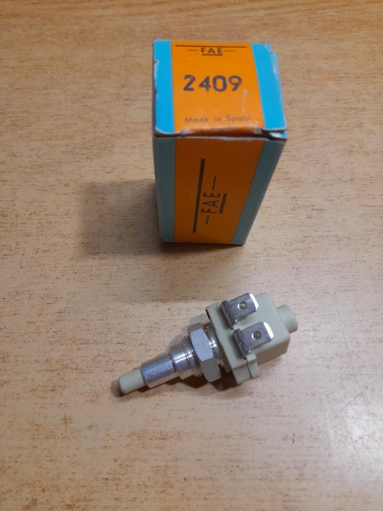 Contacteur feux stop Renault 6 FAE 2409 LesAnciennes.com