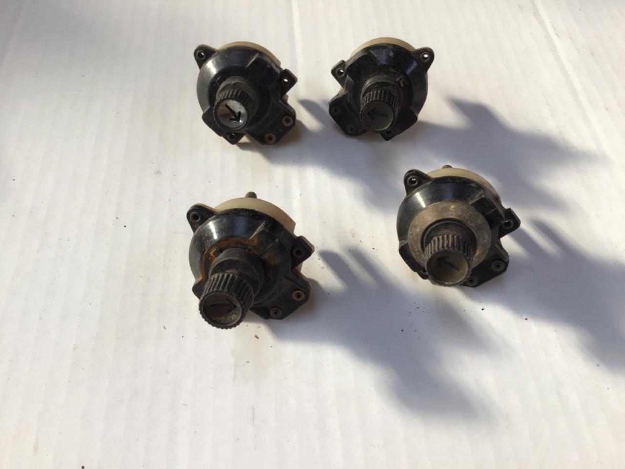 INTERRUPTEURS FEU DE POSITION CITROEN DS ID AMI6 LesAnciennes.com